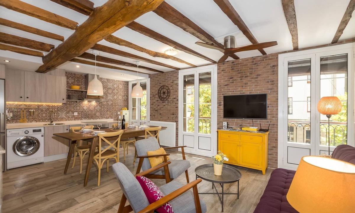 Old Town Apartment | Sarriegi | The Rentals Collection