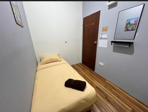 Kota Warisan Hotel | SASA Roomstay-Self Check In KLIA Transit