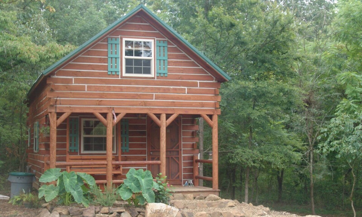 Hardin County Cabin | Sassafras Ridge Log Cabin by Garden of the Gods in the Shawnee National Forest
