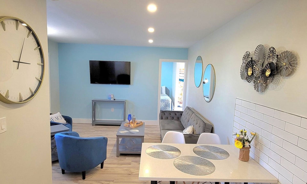 Treasure Island Hotel | Satellite Motel - Shore to Please 109