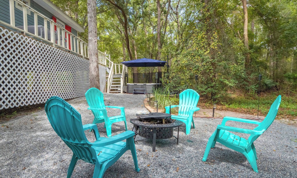 Atkinson House | Satilla Woods Cabin & Hot Tub