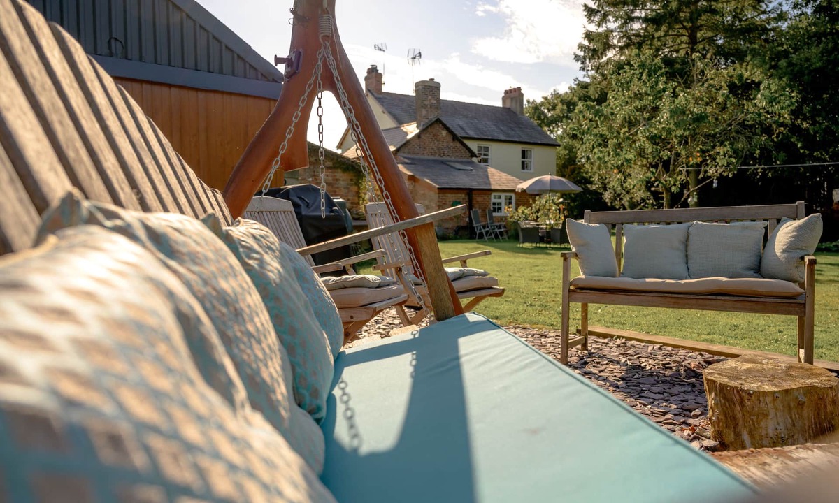 Chorlton-by-Backford Cottage | Saughall Mill Farm Cottage