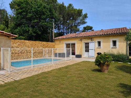 Piolenc House | Sauna et Spa, piscine chauffée, Gîte le Carrousel