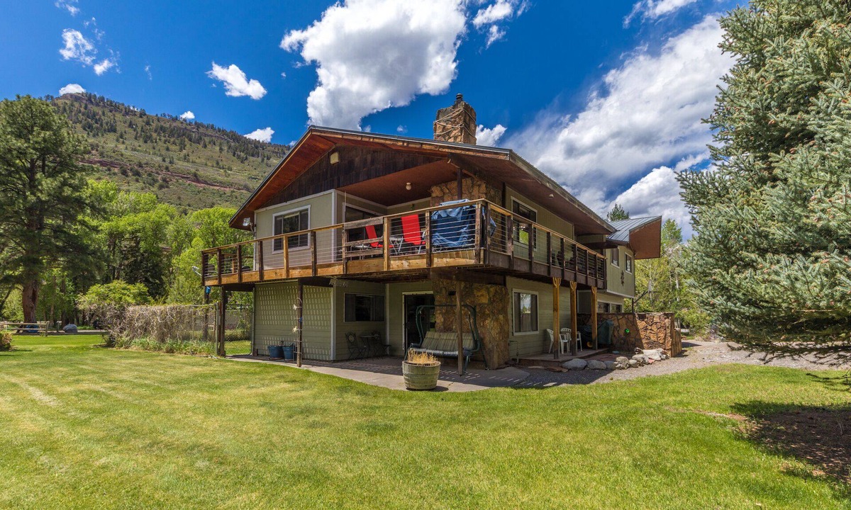 Idlewild Estates House | Sauna | Large Private Yard | Deck | Trailers OK | STR2025-061