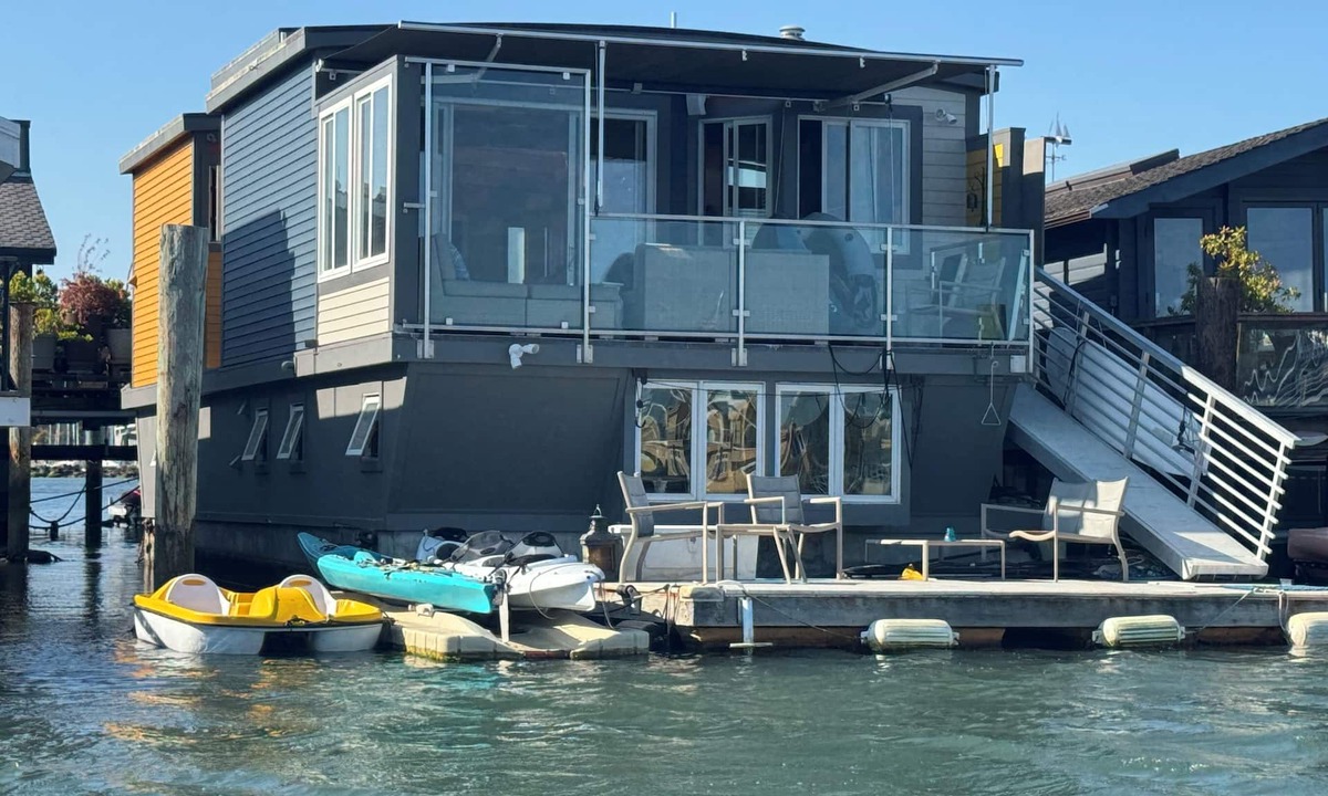 Marin City Boat Rental | Sausalito Luxury Floating Home