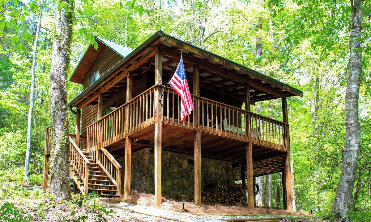 Sautee Nacoochee Cabin | Sautee Nacoochee Mtn Paradise w/Spacious Deck!
