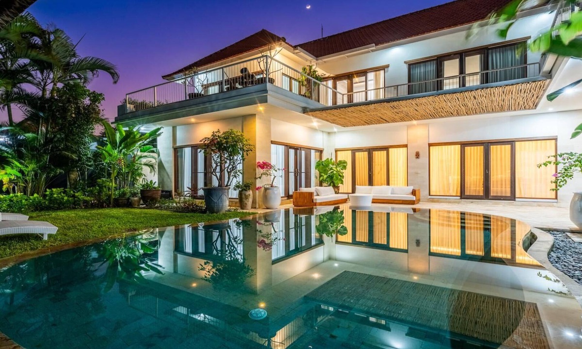 Sanur Villa | Savanna – 3BR Modern, Spacious Two-Story Pool Villa