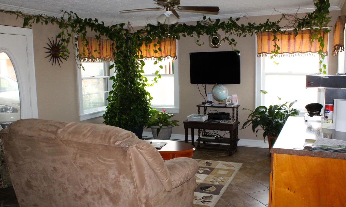 Savannah Hotel | Savannah Motel