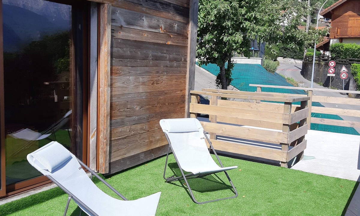 Bonneville Ski Chalet | Savoyard chalet with exceptional mountain views