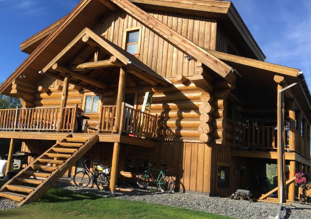 Copperville Bed & Breakfast | Sawing Logzz Cabin