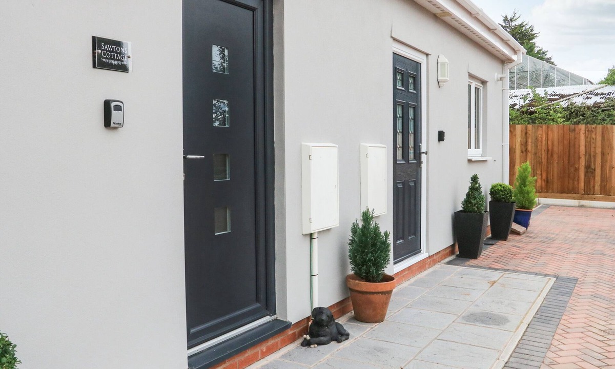 Dawlish Cottage | Sawtons Cottage 2