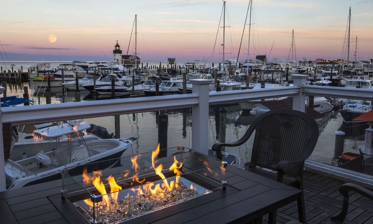 Old Saybrook Center Hotel | Saybrook Point Resort & Marina