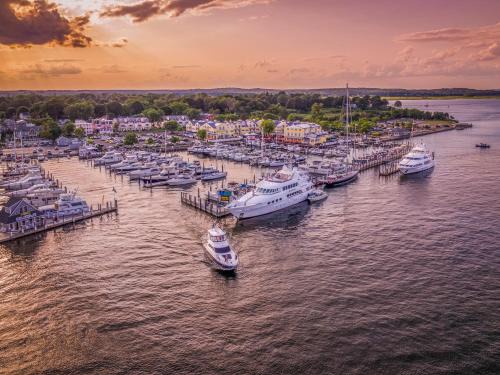 Old Saybrook Center Hotel | Saybrook Point Resort & Marina