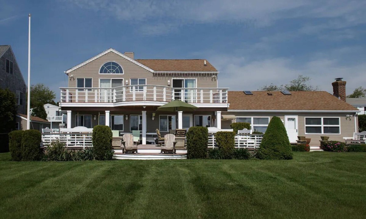 Eastward Look House | Scarborough Beach Resort Oasis