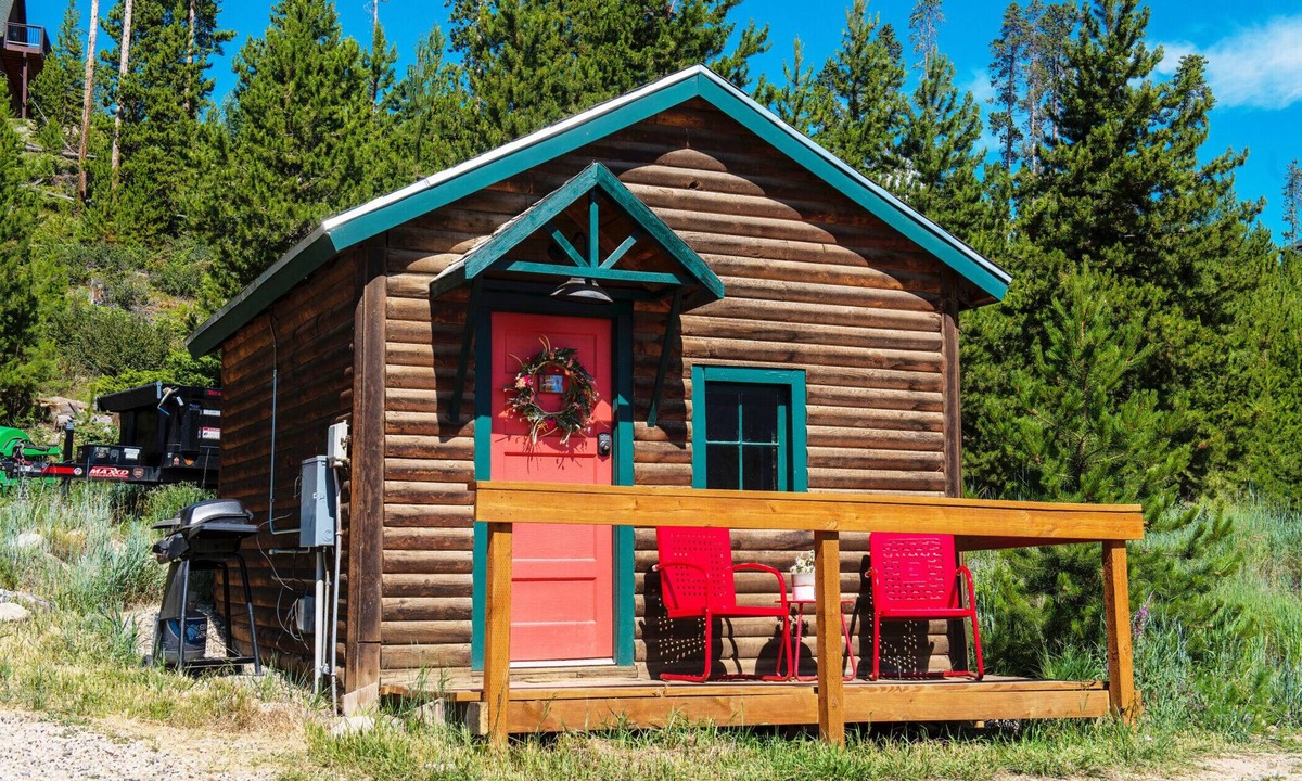 Grand Lake Cabin | Scarlet Paintbrush Cabin at Wild Acre Cabins