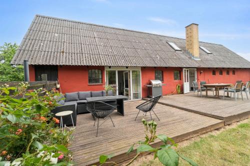 Ronne House | Scenic Area Close To Forest Golf And Beach