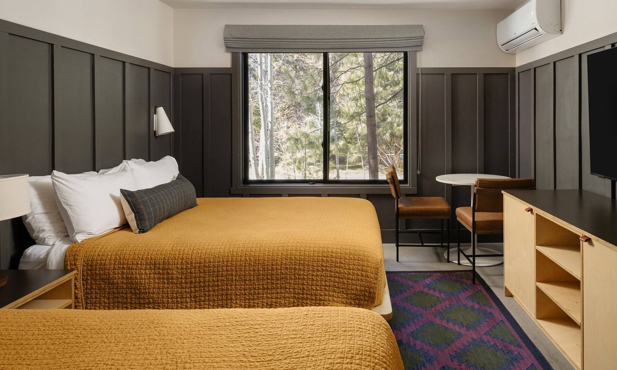 Lakeside Park Hotel | Scenic Getaway w/Fire Pit Nights & Relaxing Pool | Lake Tahoe Stay | 2 Units