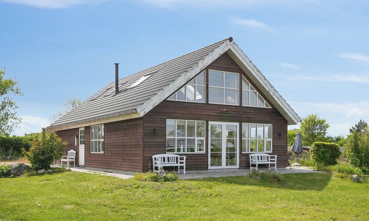 Middelfart House | Scenic holiday home close to the water