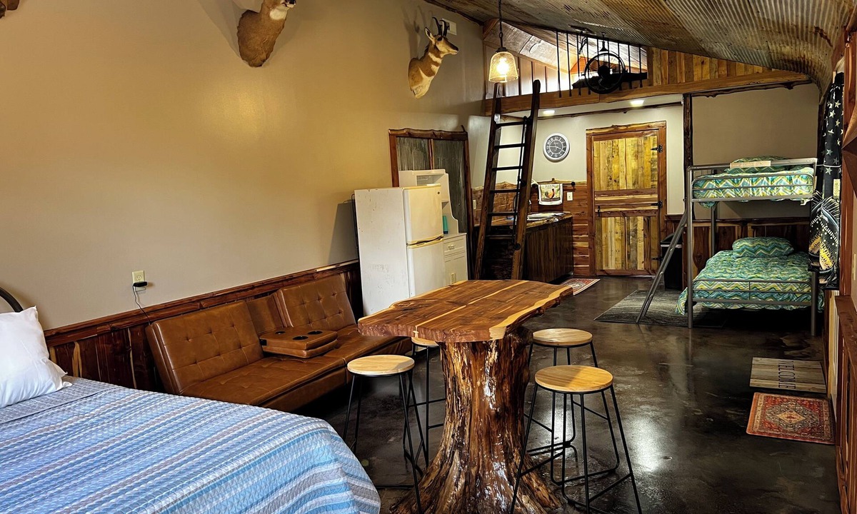 Perry Cabin | Scenic lodge near Perry, MO perfect for fishing…boating…hunting…relaxing