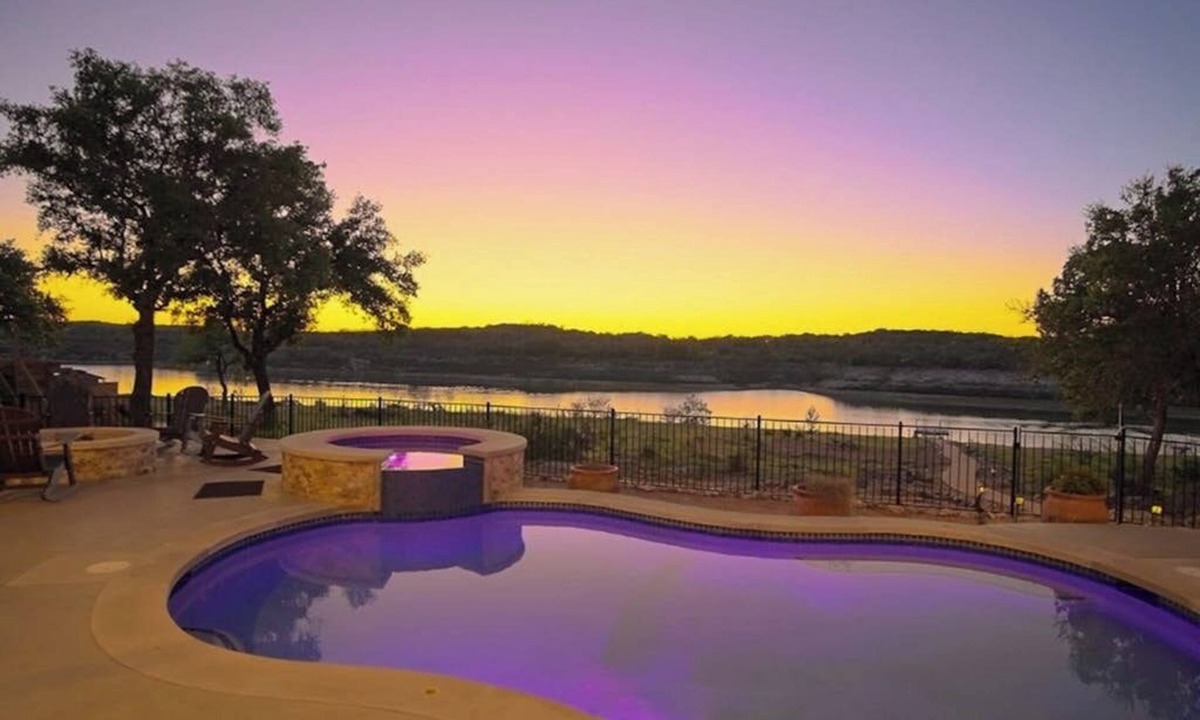 Highland Lake Estates House | Scenic riverfront home w boat access, private pool/hot tub - close to shopping