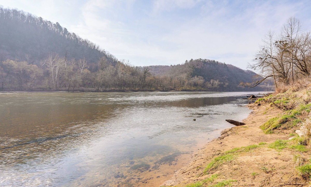 Mountain Home House | Scenic Sanctuary on the White River! Family Home