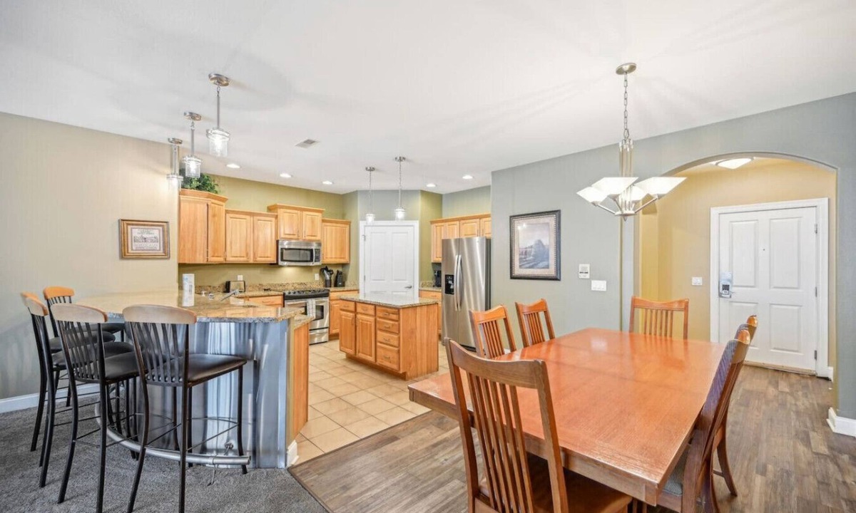 Lake Delton Condo | Scenic Shores Escape - Lakefront - Indoor Parking