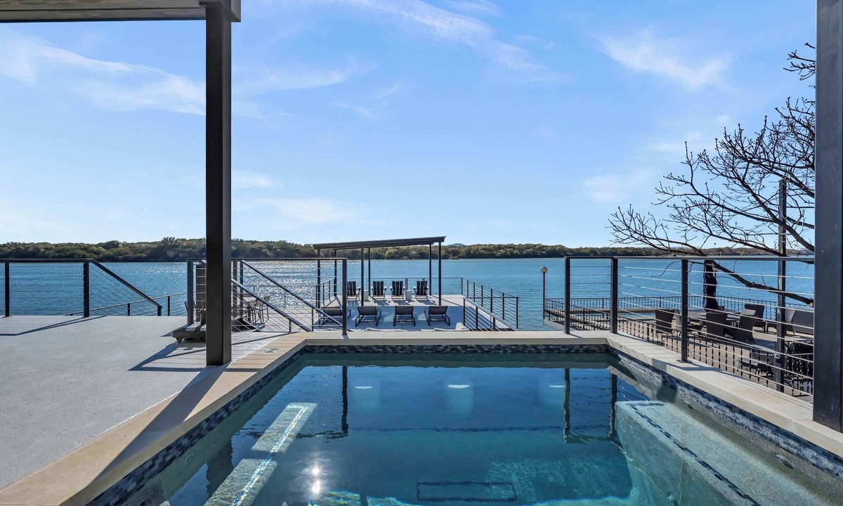 Marble Falls House | Scenic Sunsets-private pool, boat lift, game room