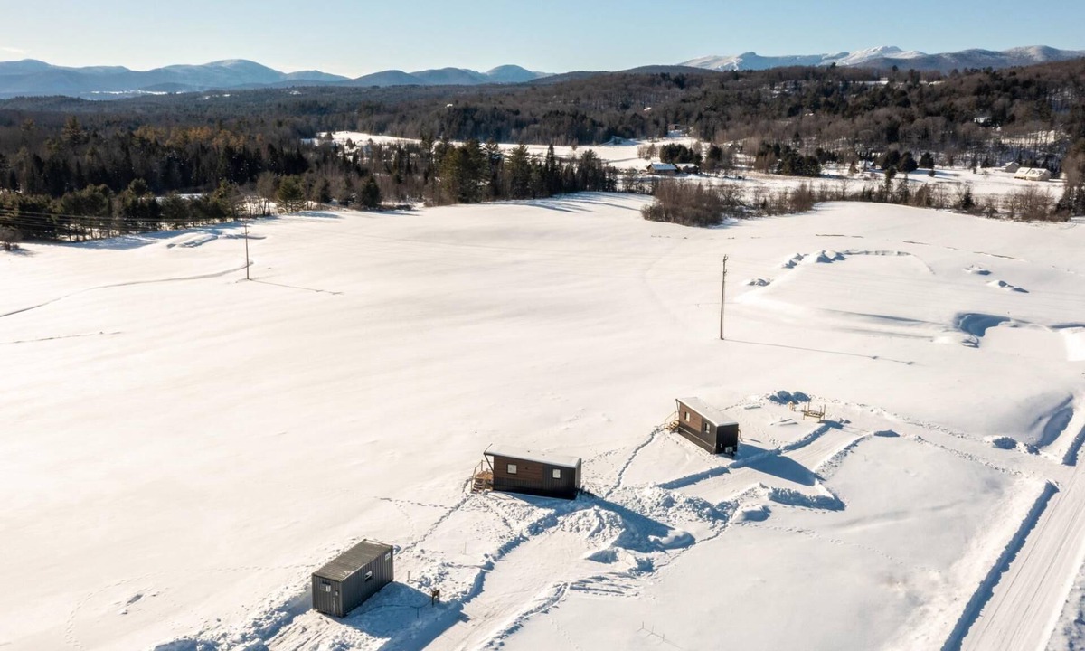 Morrisville House | Scenic Tiny Home, Five Minutes to Stowe Main St!