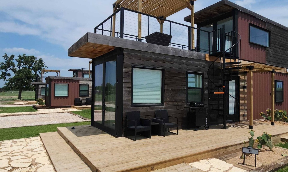 Fredericksburg Cottage | Scenic Train-Themed Stay with Rooftop Deck & Pool