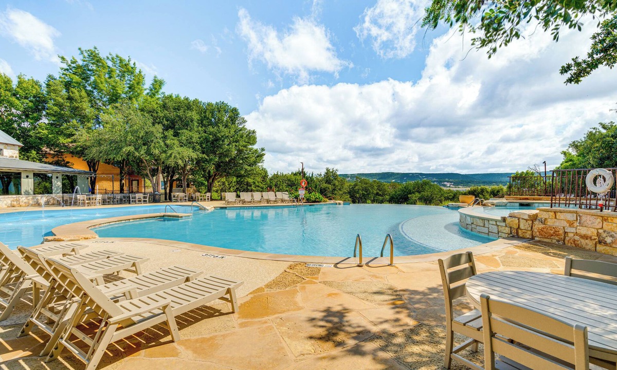 Jonestown House | Scenic View! Lake Travis Cabin Near Wedding Venues