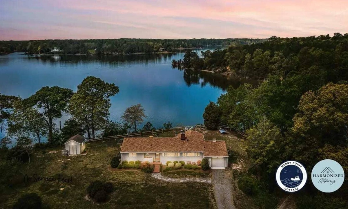 Lancaster House | Scenic Waterfront Getaway w/ Dock, Launch Kayaks, Relax around Firepit!