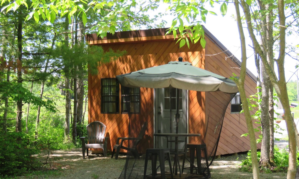 Lincoln Cabin | Schlafman's Hollow Solar Cabin 1