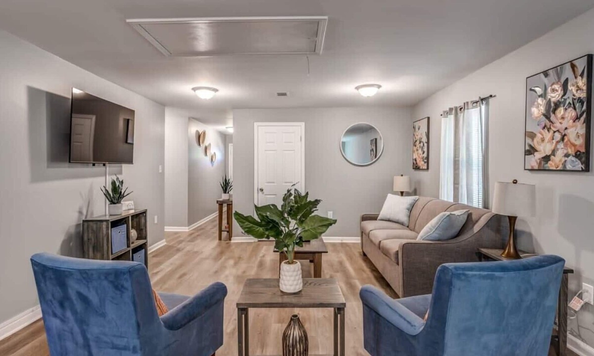 Frayser House | Schoolfield Collective