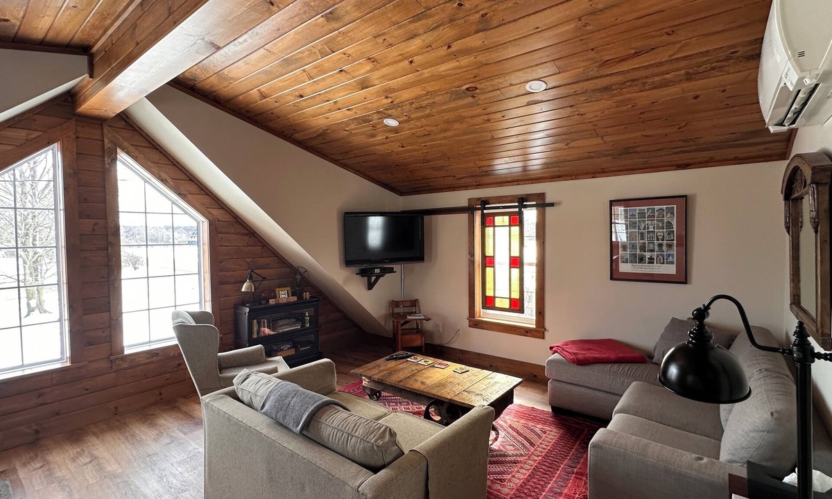 Wellington Apartment | Schoolhouse Loft - Centrally Located in the County in a Quiet Rural Setting