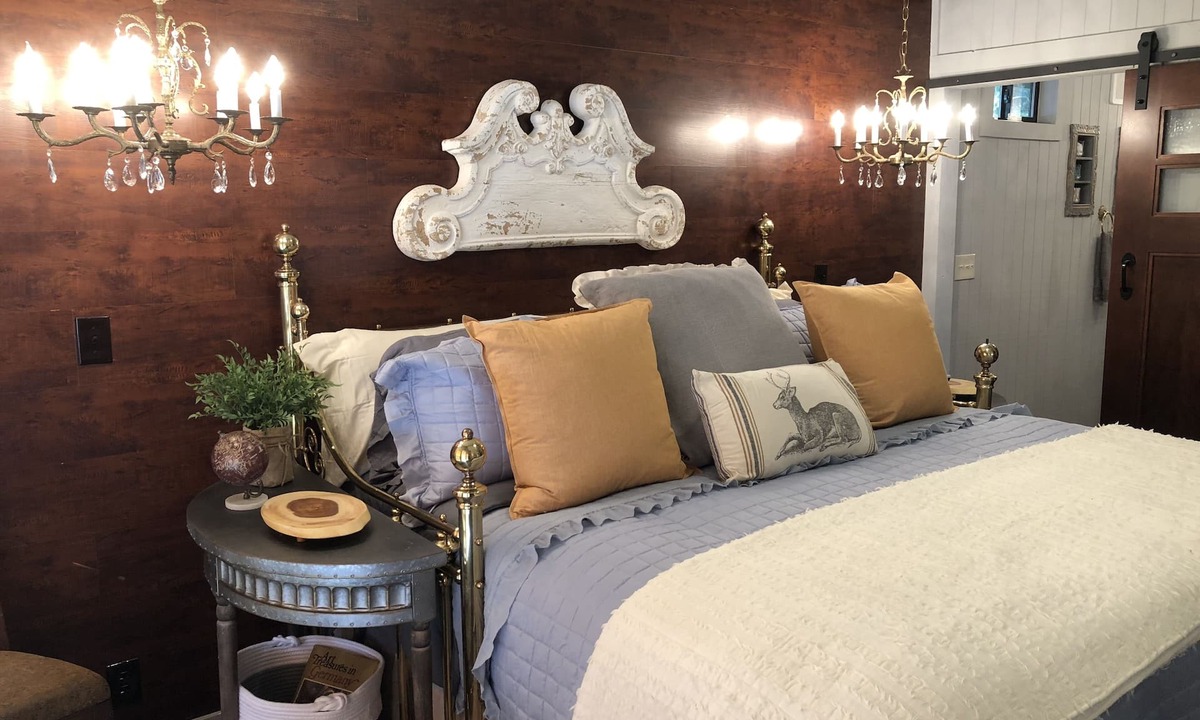 Harlandale Cottage | Schwestern Haus Long Term Rental Discount Available.