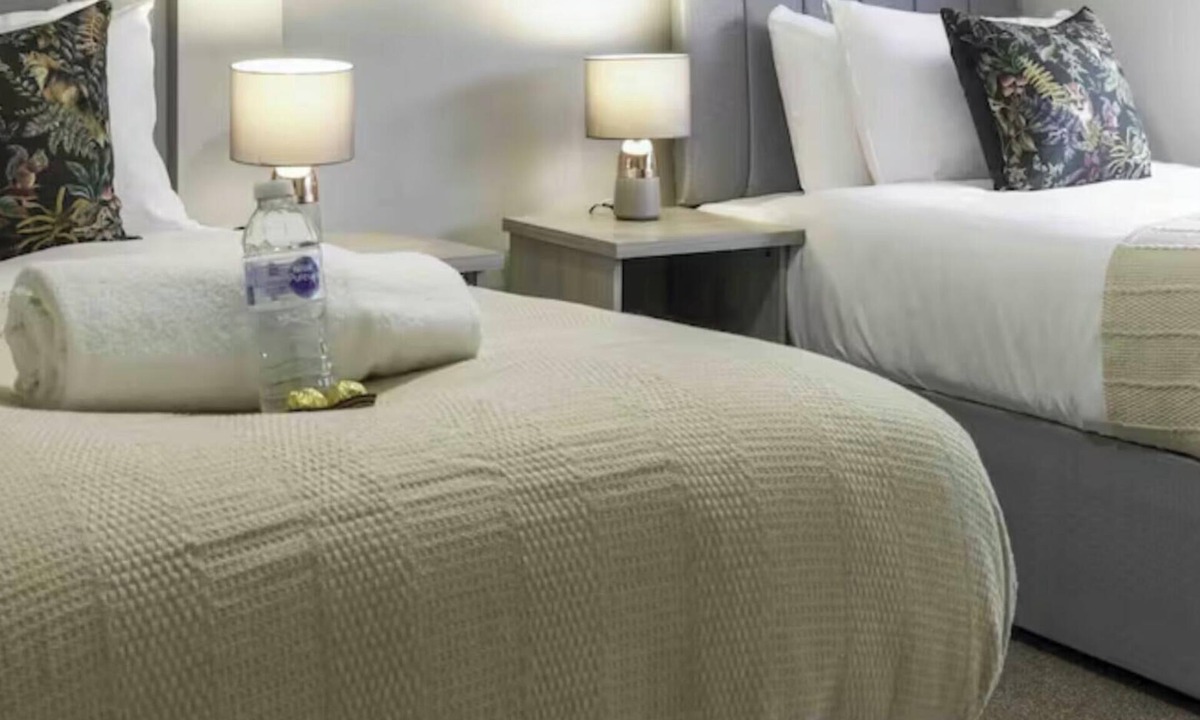 Larkhall House | Scotia House - Sleeps 5