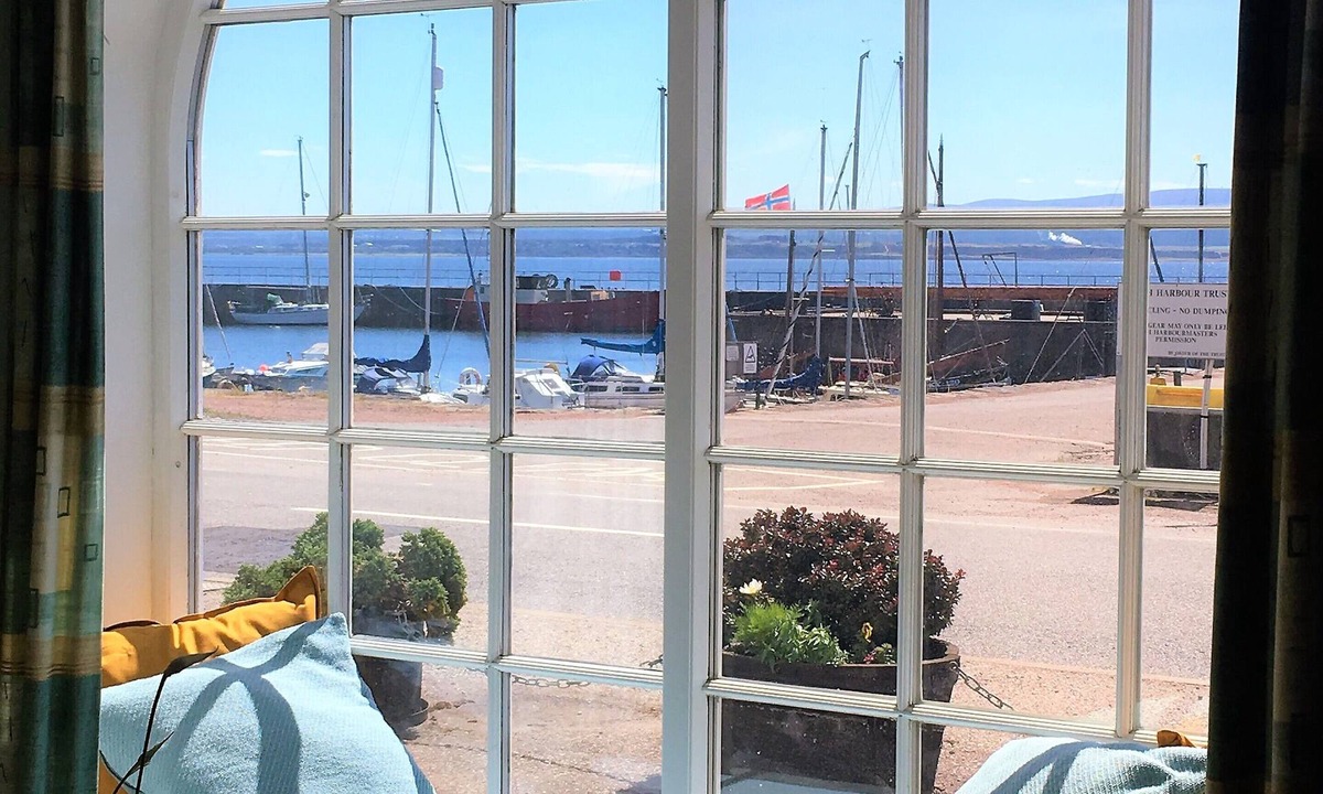 Avoch Apartment | Scottish Highlands Harbourside apartment