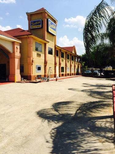 Southeast Houston Hotel | Scottish Inn & Suites Hobby Airport