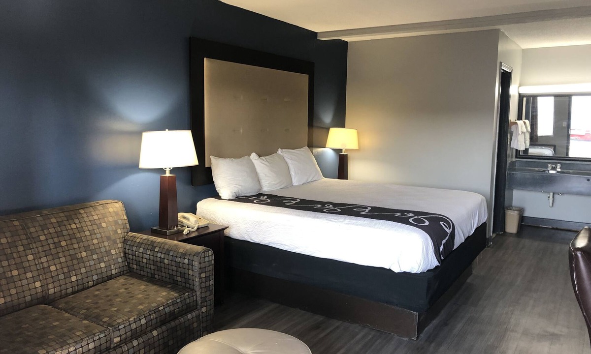 Locust Grove Hotel | Scottish Inns Locust Grove