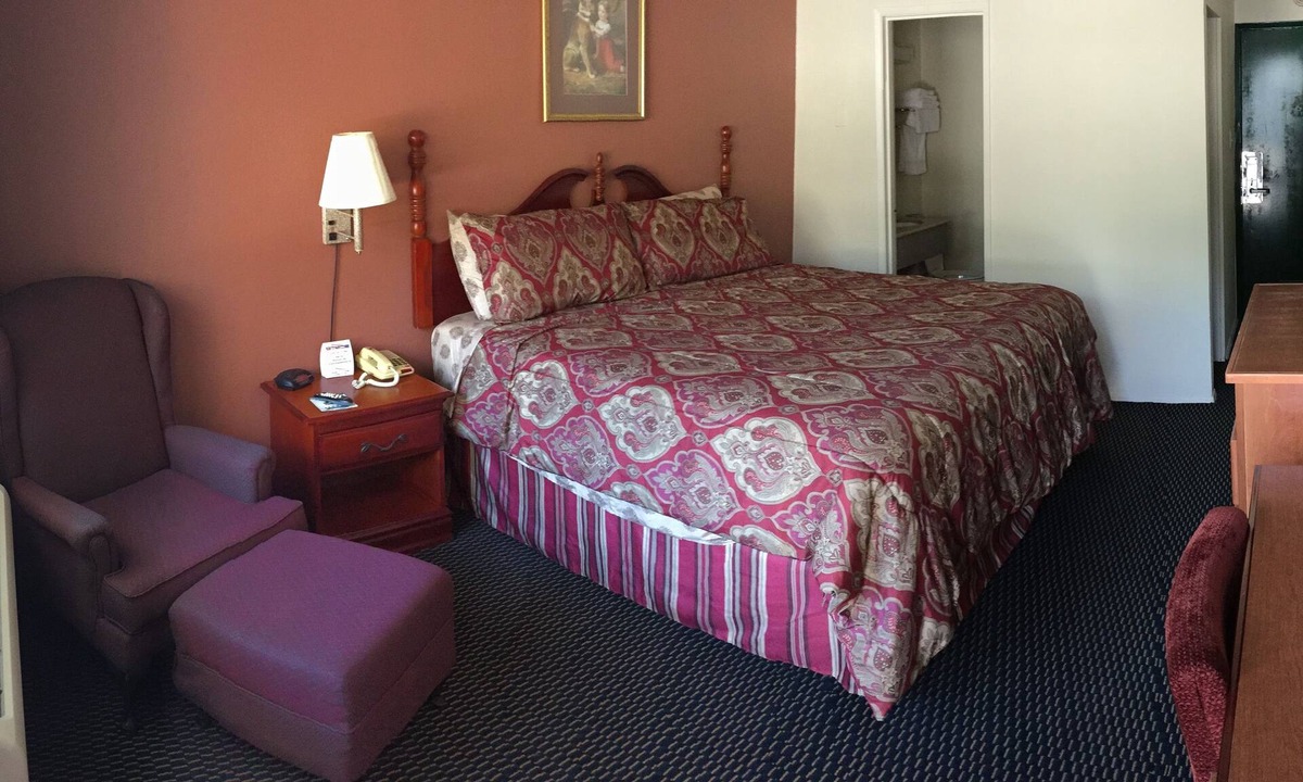 Tupelo Hotel | Scottish Inns