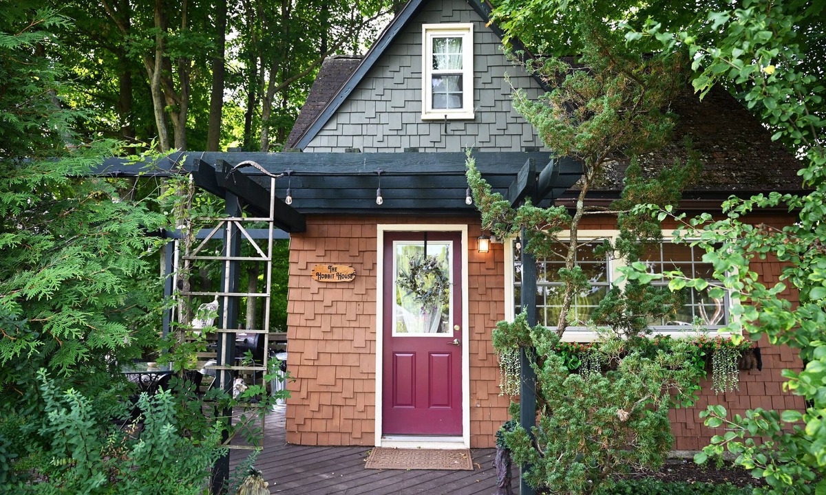 Caroline House | Scottland Yard Farm's Adorable Wee Hobbit House