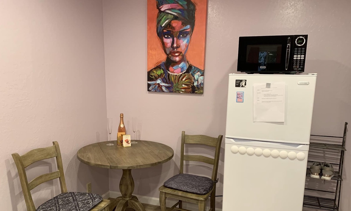 Scotts Valley Apartment | Scotts Valley Lil Studio