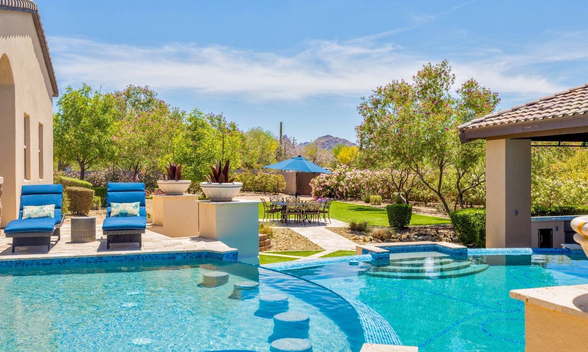 North Scottsdale House | Scottsdale Oasis: 6BR, Dual Pools & 12-Person Spa