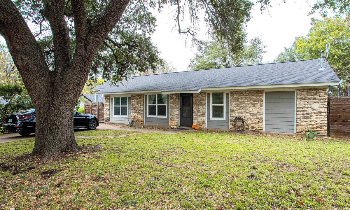 Greater South River City House | Screened-in Porch | Walkable to SoCO