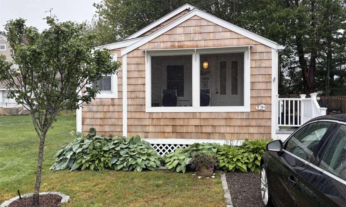 Ocean Park Cottage | Scrub Pines 1 - Saco Bay Rentals