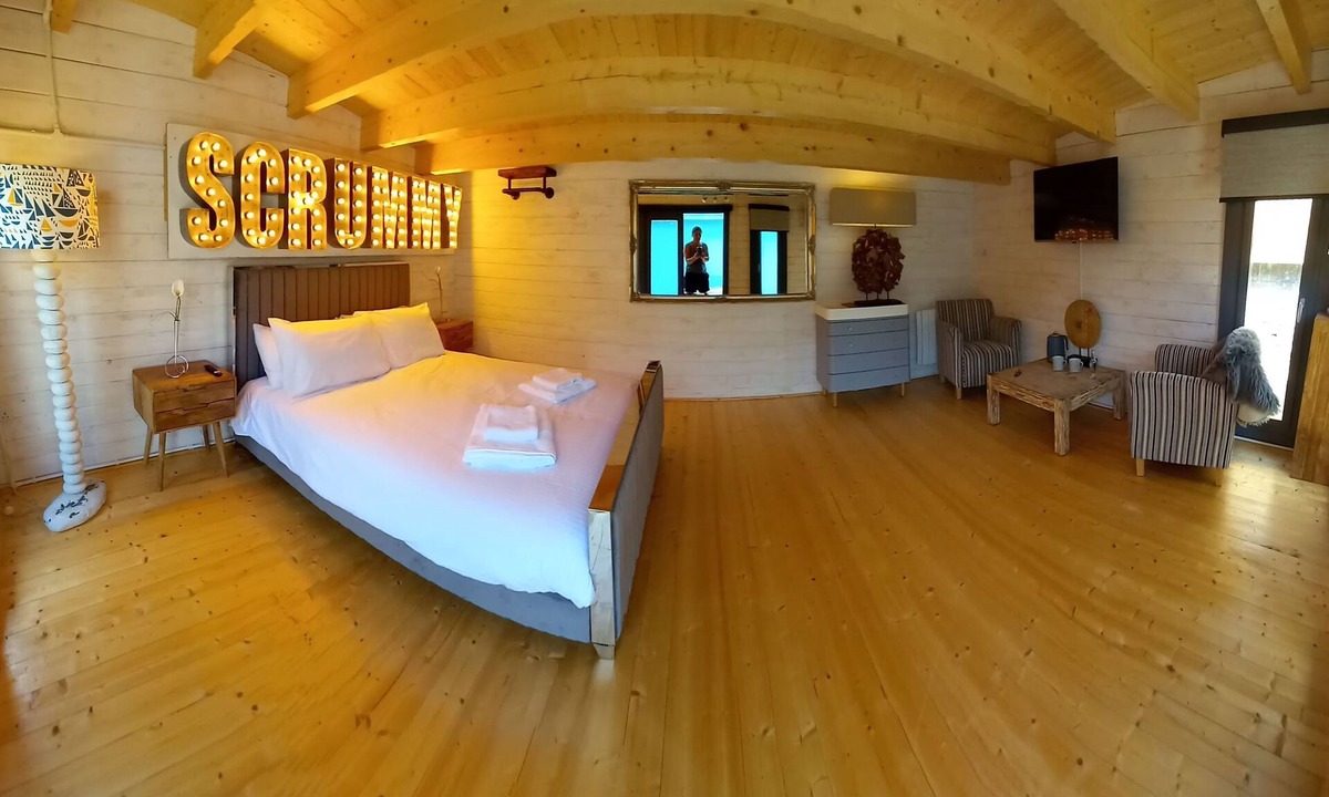 Par Ski Chalet | Scrummy Cabin - Deluxe with courtyard view