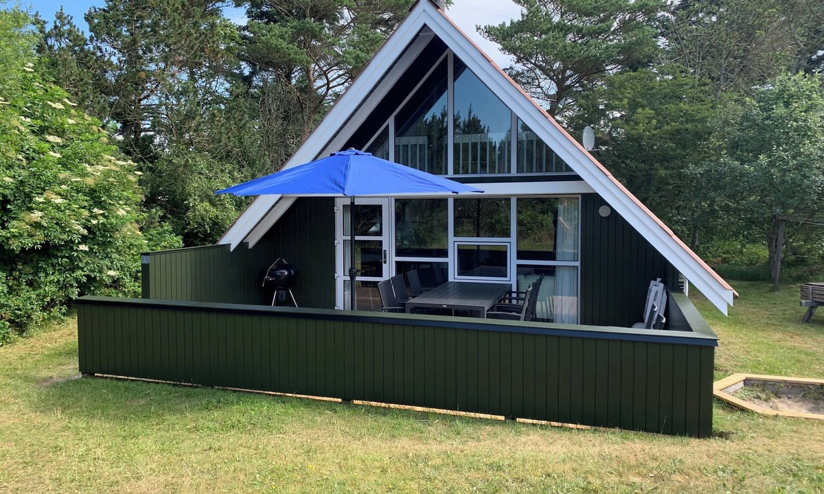 Sønder Vorupør House | Sdr. Vorupør, Thisted. Lovely holiday cottage located near the North Sea
