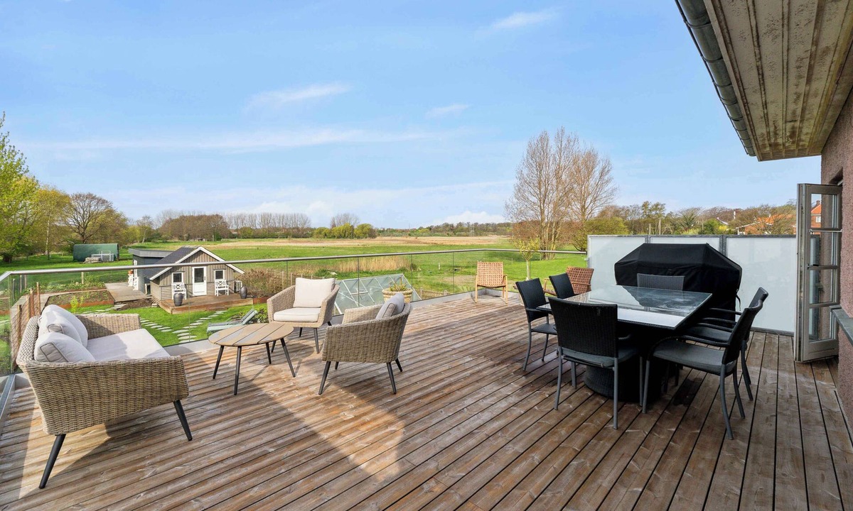 Nyborg Cottage | Sea and meadow views space and calm