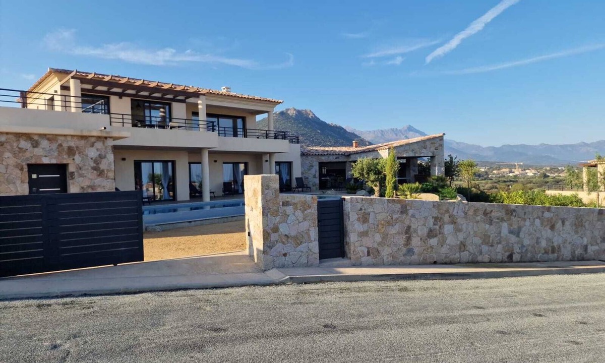 Palasca Villa | SEA AND MOUNTAIN VIEW VILLA