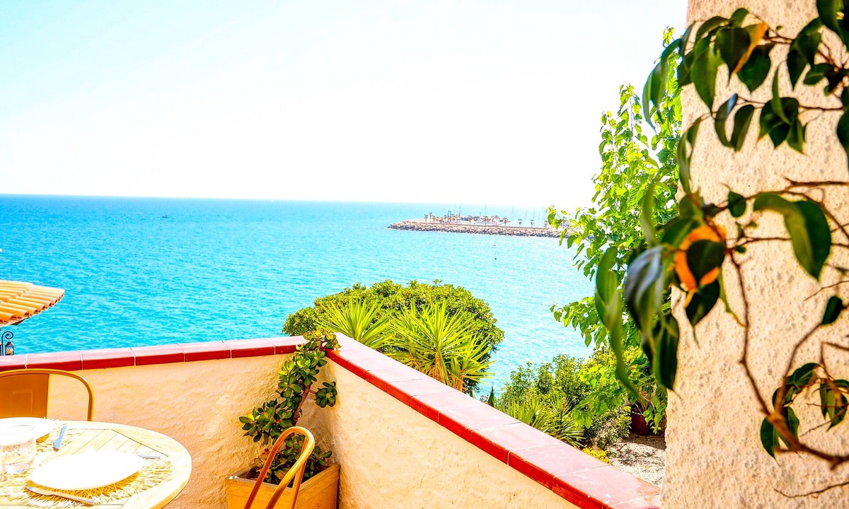 Sitges Apartment | Sea Balcony by Hello Homes Sitges